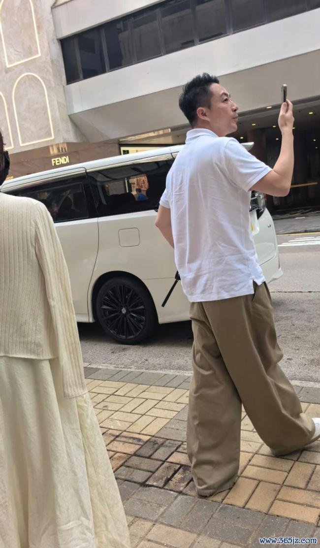 汪小菲夫妻香港被偶遇 甘好意思出游羡煞旁东谈主