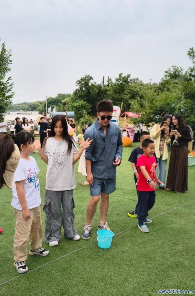 汪小菲夫妻香港被偶遇
