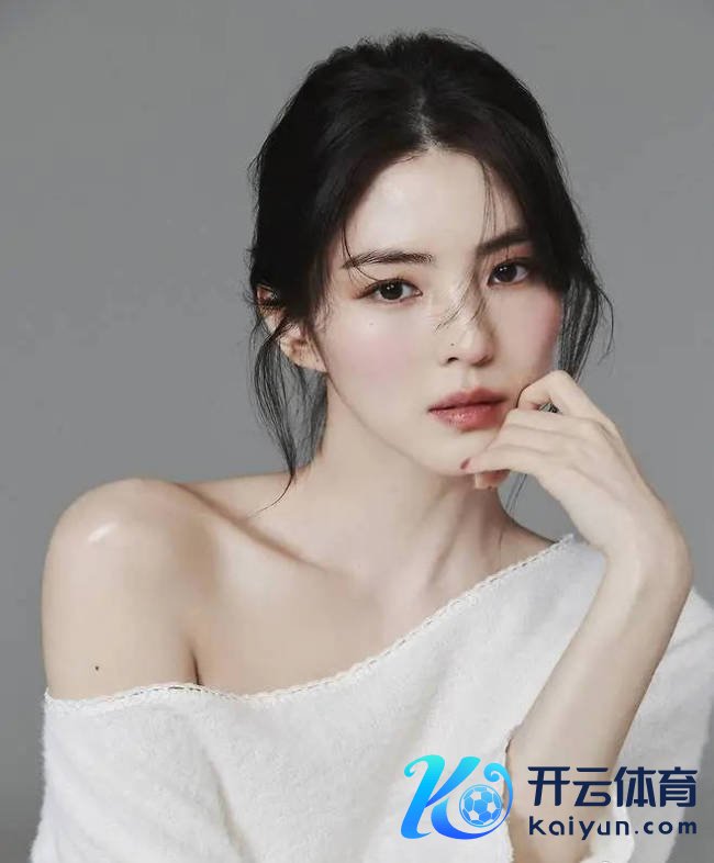 韩素希谈与柳俊烈李惠利争议:判辨外界不同的声息